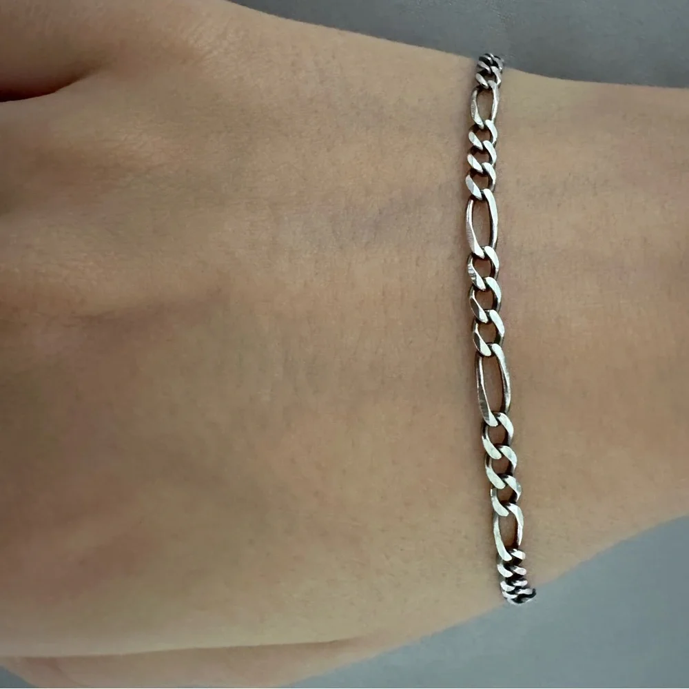 925 sterling silver Figaro Chain Bracelet in Silver Tone​​